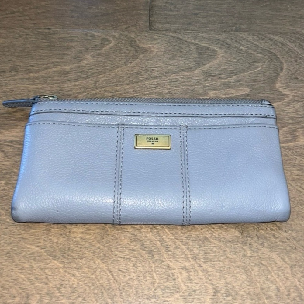 Fossil: Women’s Bi-Fold Wallet: 8” X 4”